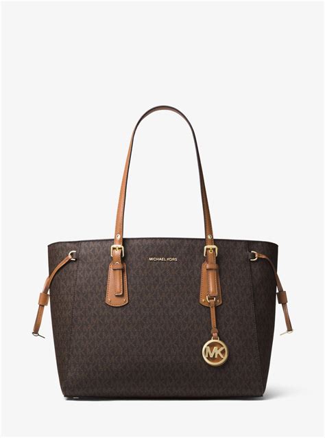 michael kors voyager bag.